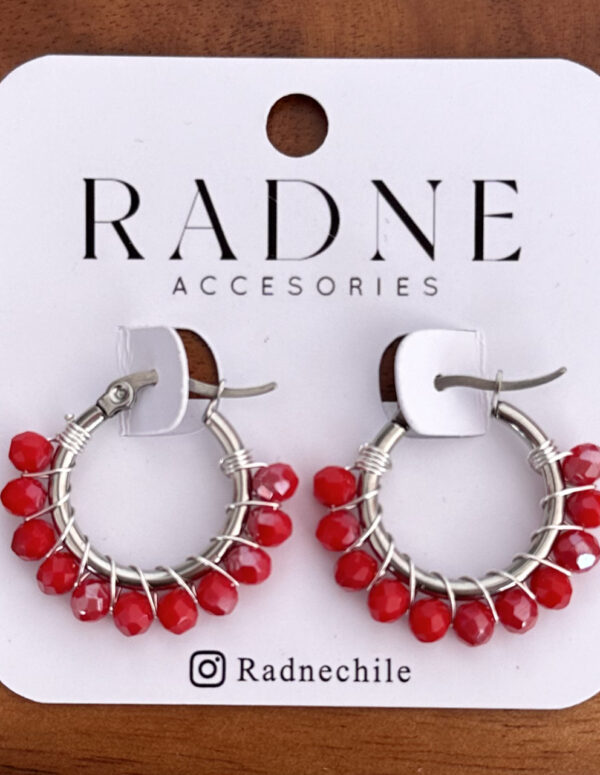 Aros cristales rojos plateados